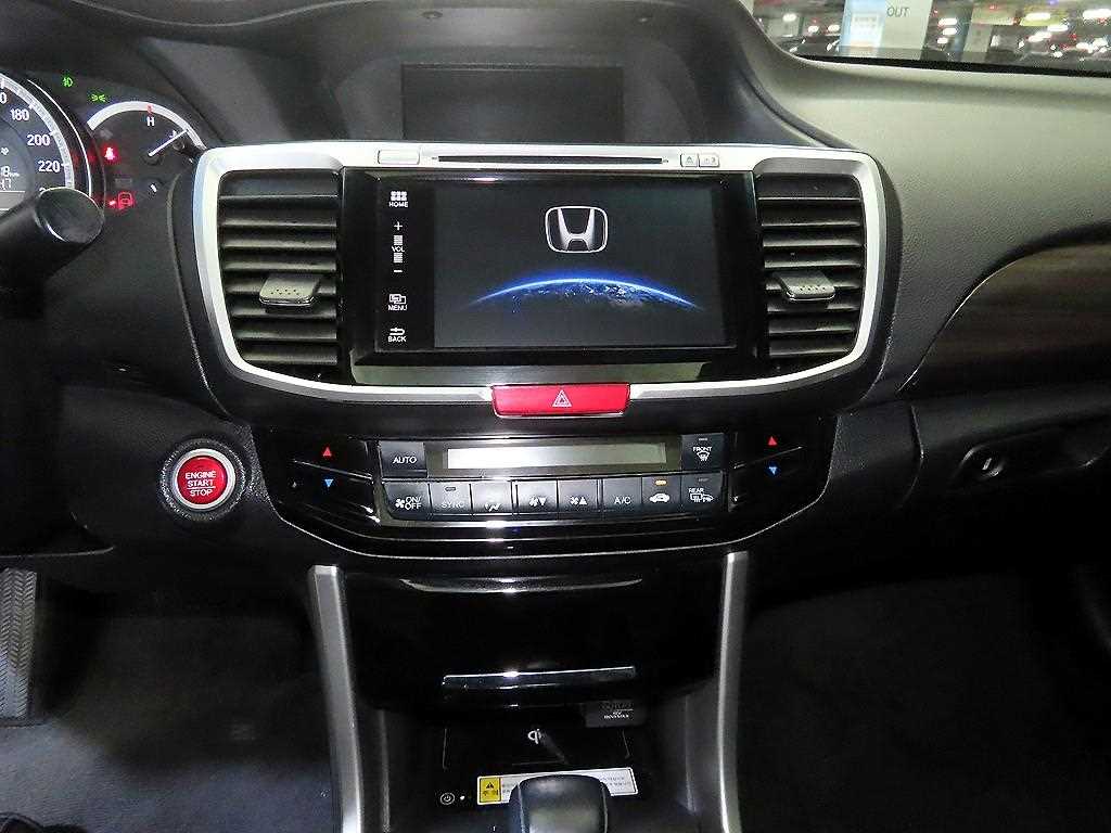 Honda Accord - Vista 11
