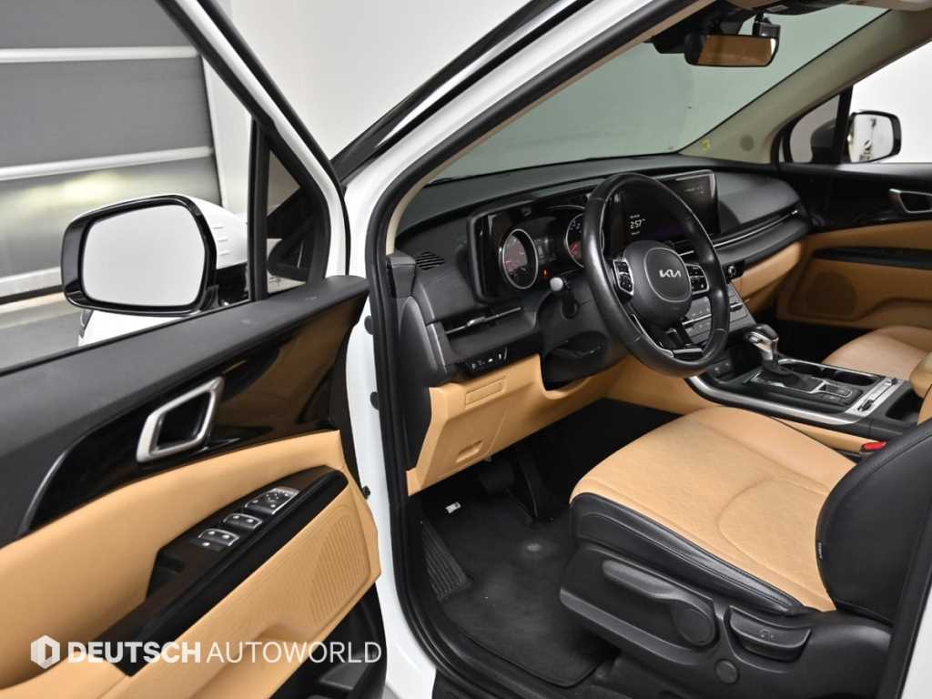 KIA Carnival - Vista 11