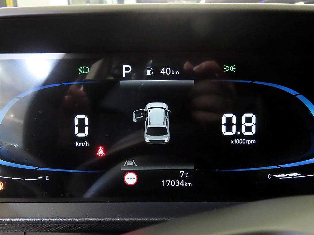 HYUNDAI Casper - Vista 9