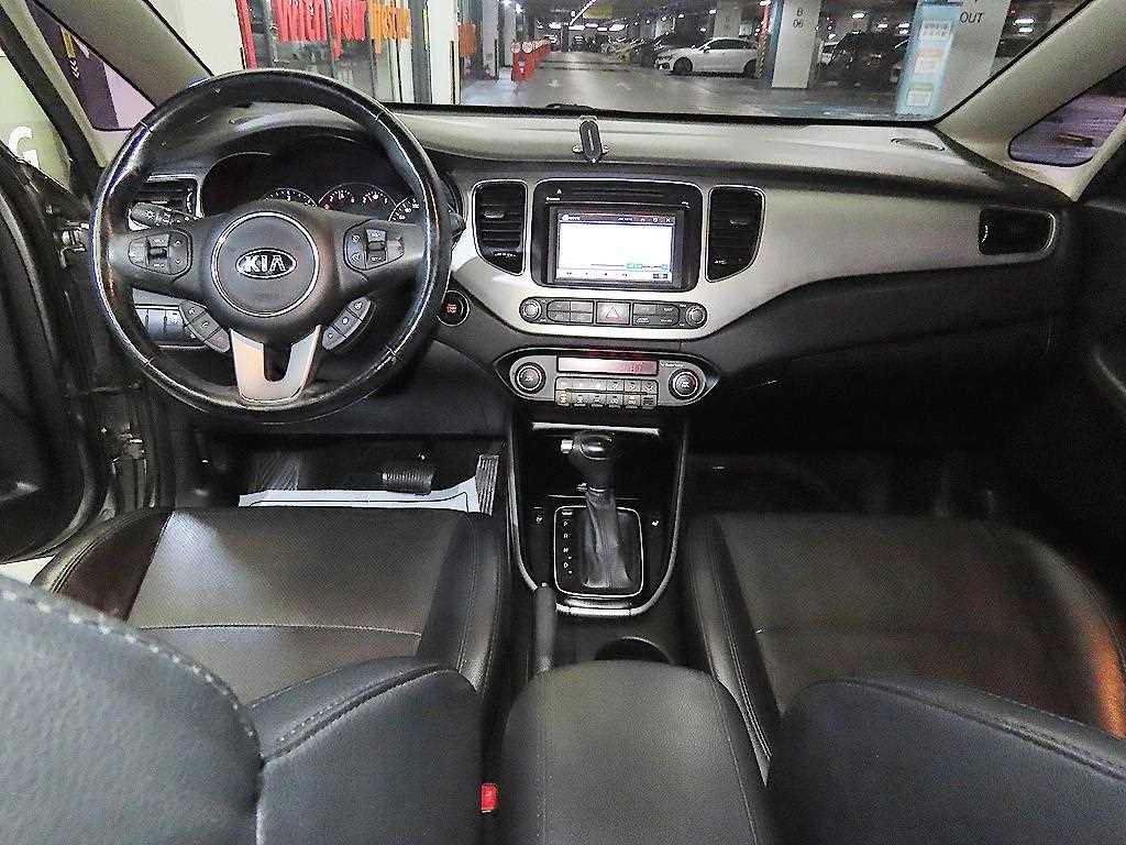 KIA Carens - Vista 10