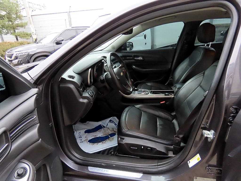 Chevrolet Malibu - Vista 5