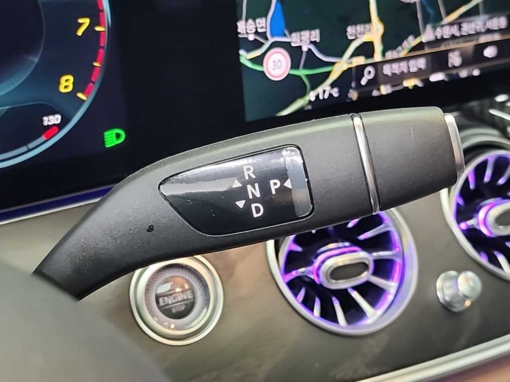 Mercedes Benz E class - Vista 8