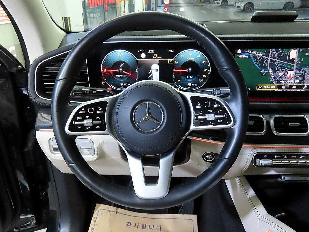 Mercedes Benz GLE Class - Vista 8