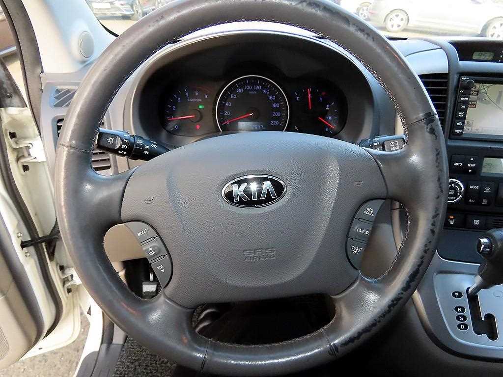 KIA Carnival - Vista 9