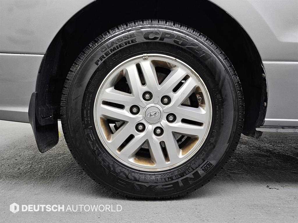 HYUNDAI Starex - Vista 5