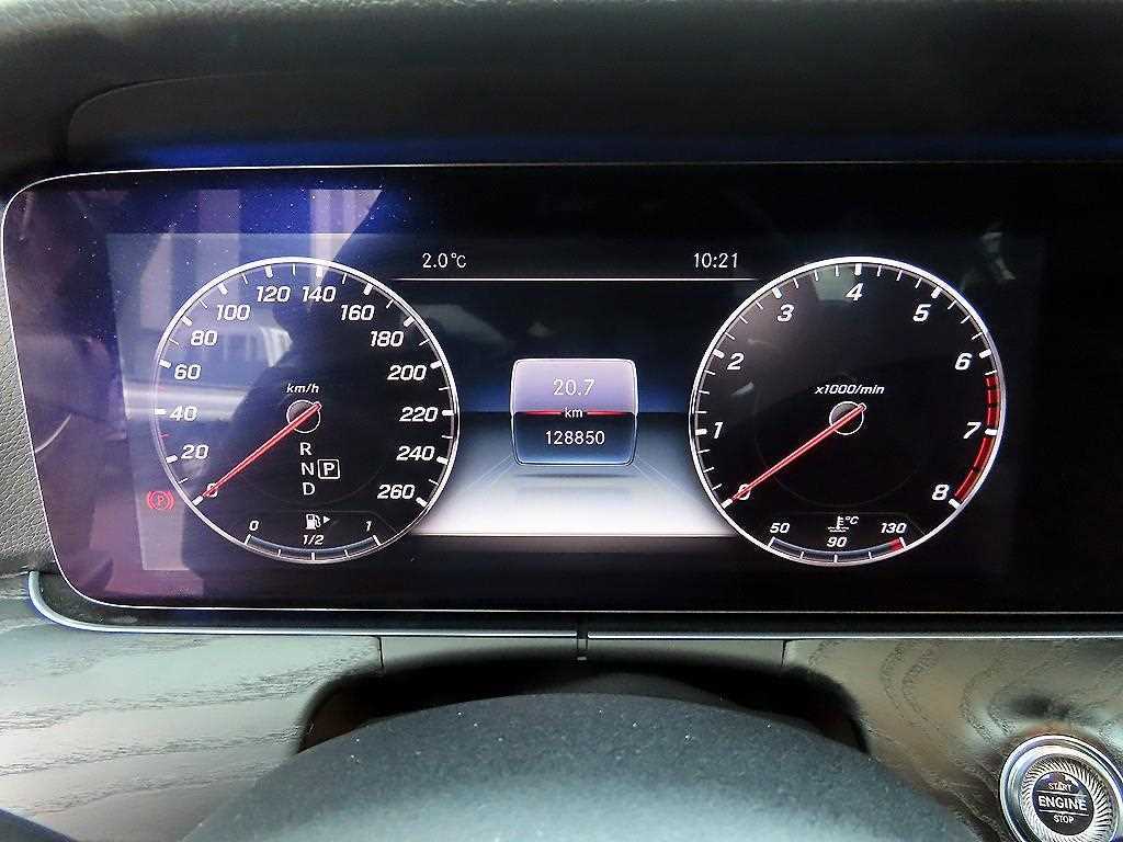 Mercedes Benz E class - Vista 9