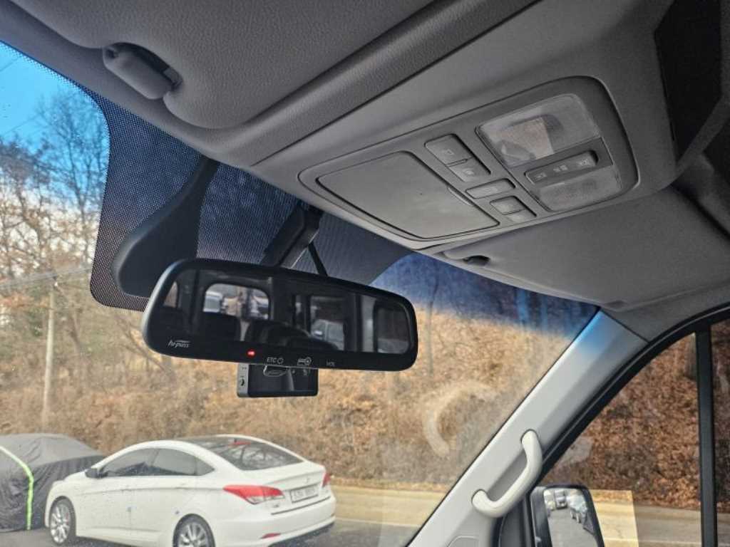 HYUNDAI Solati - Vista 9