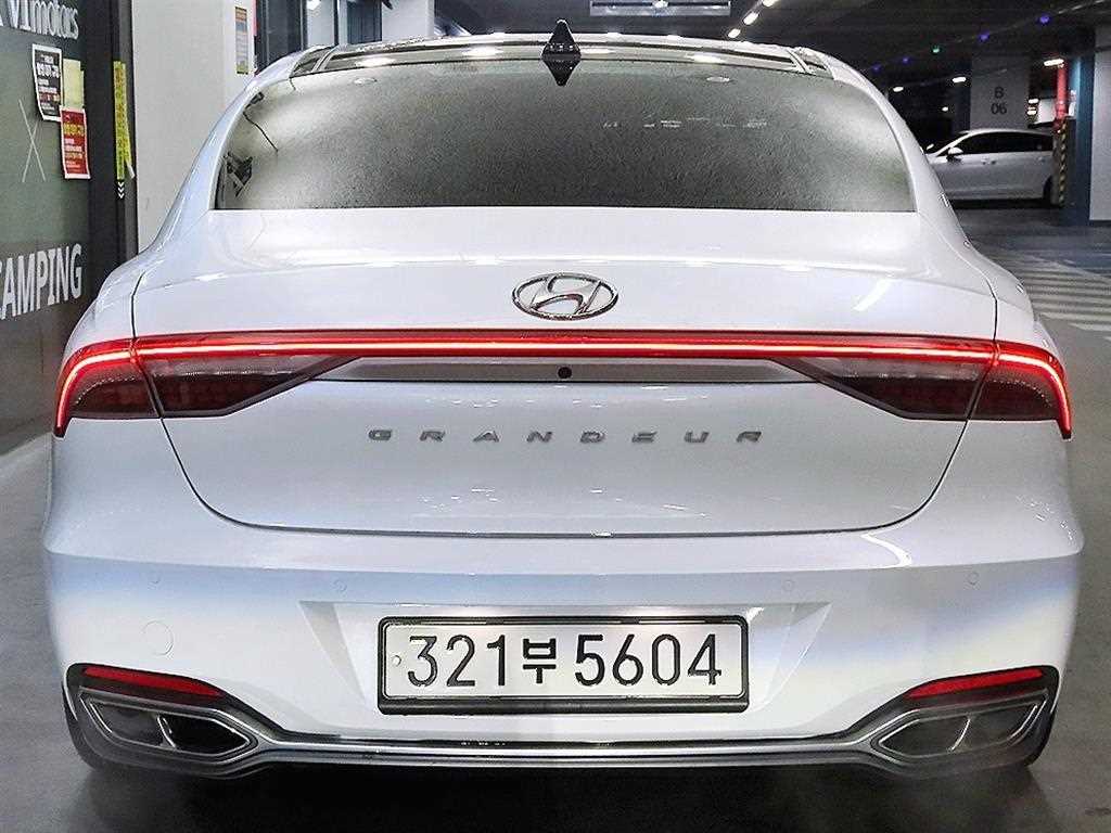 HYUNDAI Grandeur - Vista 5