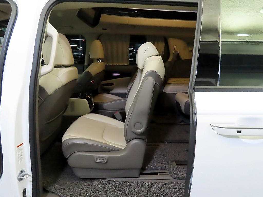 KIA Carnival - Vista 7