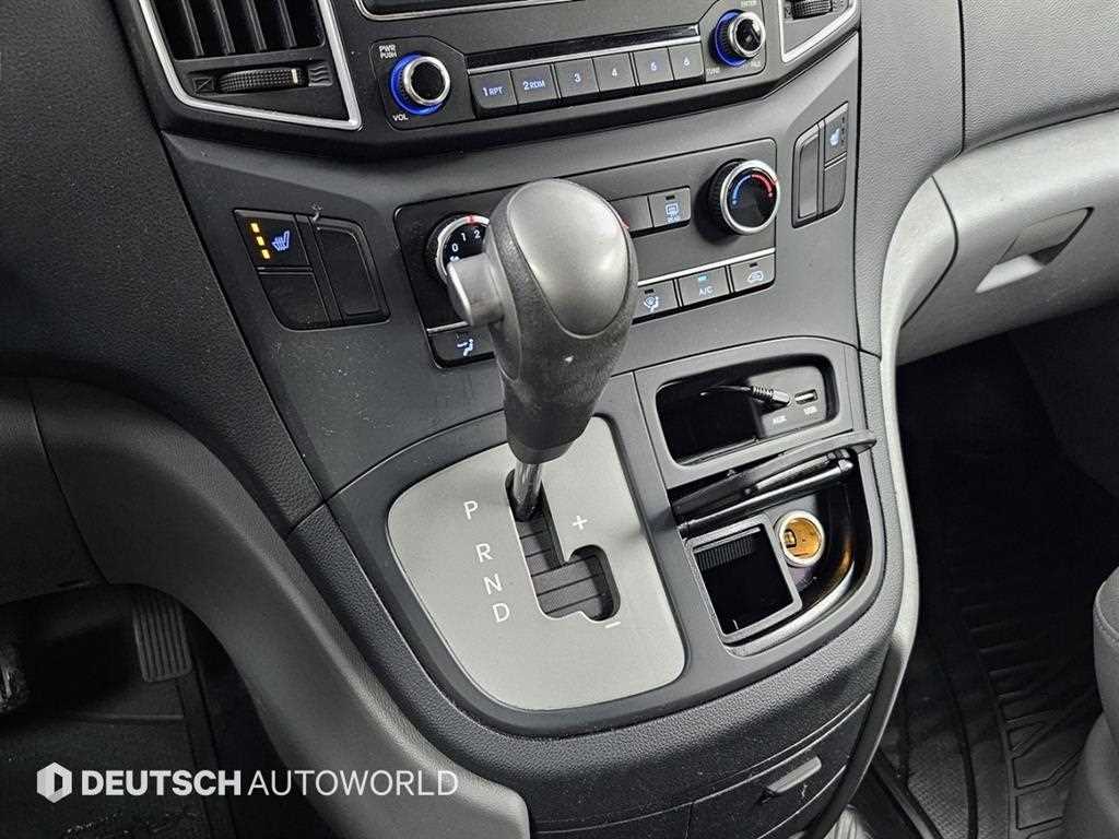 HYUNDAI Starex - Vista 9