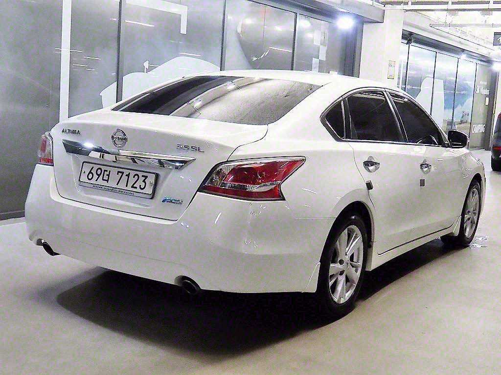 Nissan Altima - Vista 4