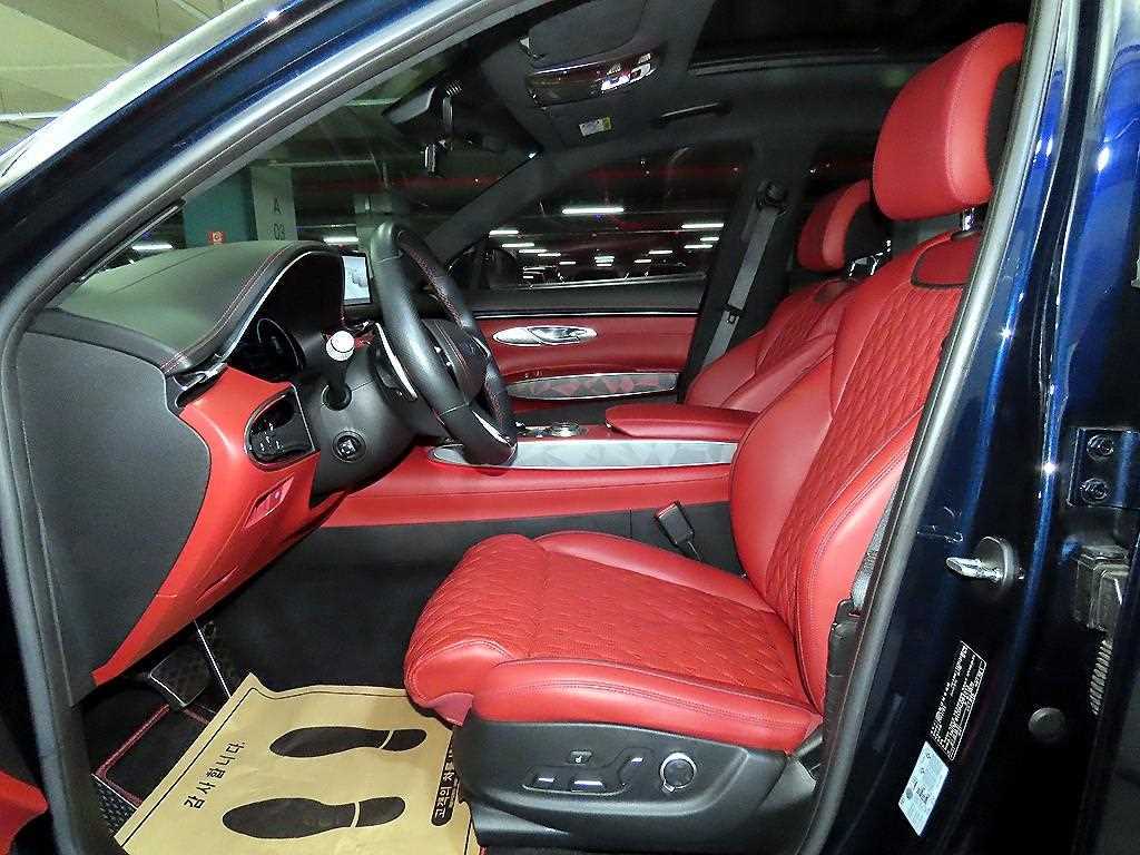 Genesis GV70 - Vista 6