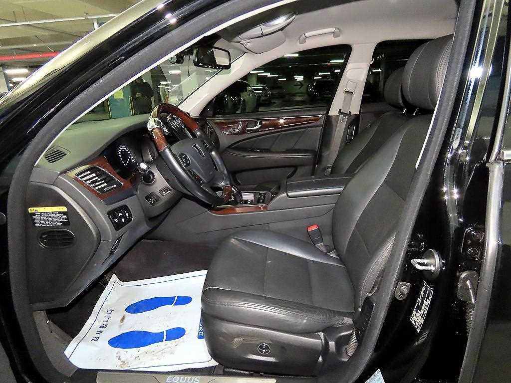 HYUNDAI Equus - Vista 6