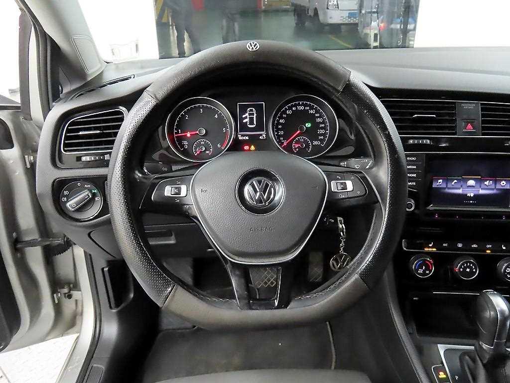 Volkswagen Golf - Vista 9