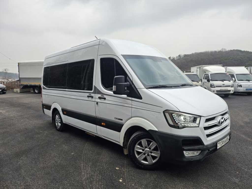 HYUNDAI Solati - Vista 6