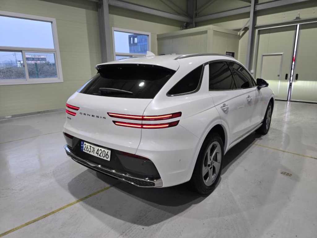 Genesis GV70 - Vista 5