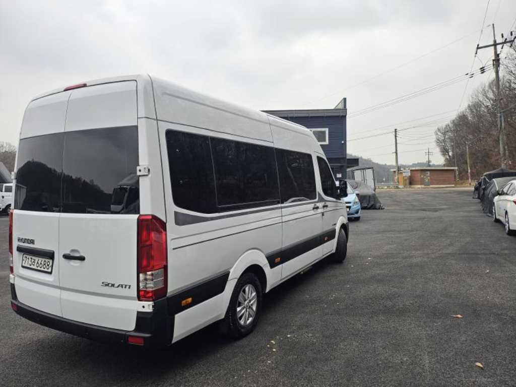 HYUNDAI Solati - Vista 5