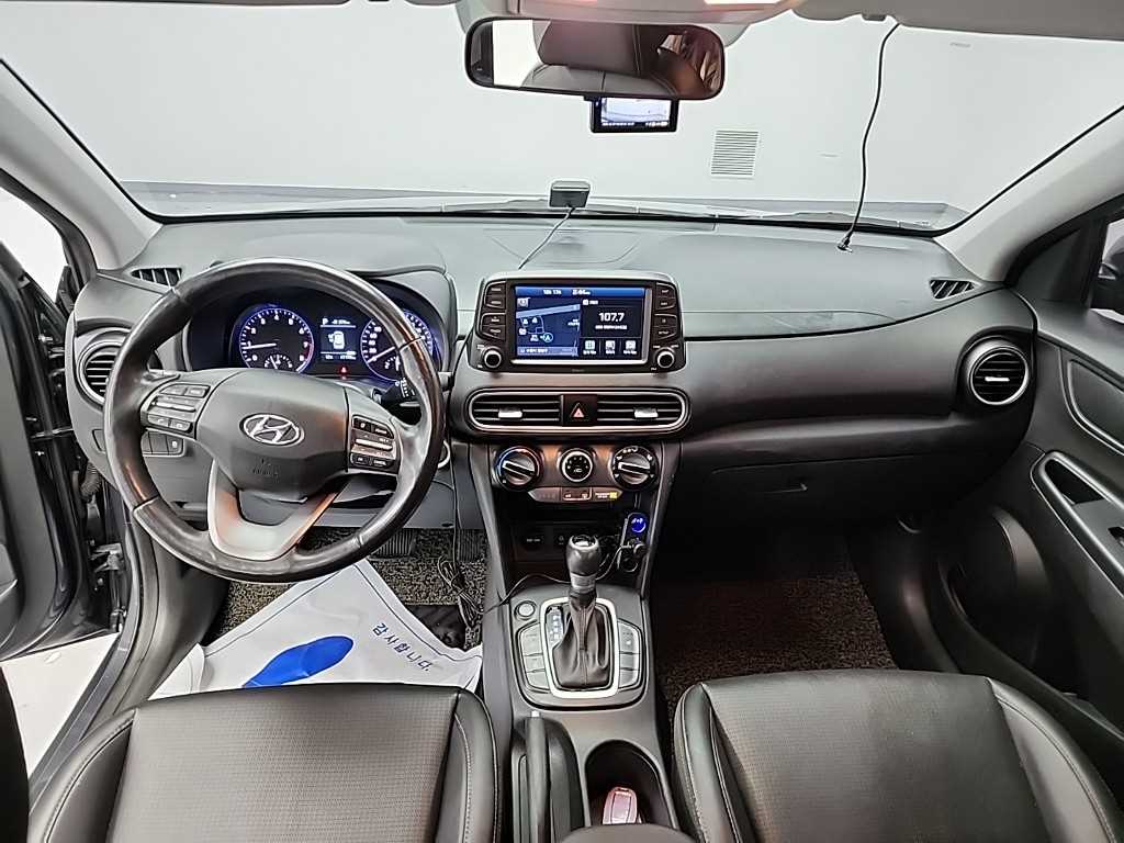 HYUNDAI Kona - Vista 7