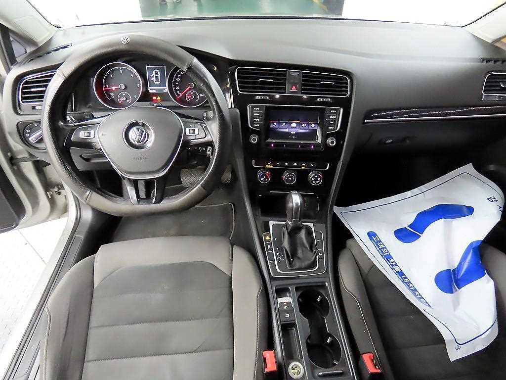 Volkswagen Golf - Vista 7
