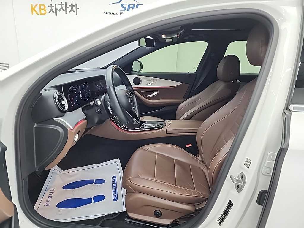 Mercedes Benz E class - Vista 12