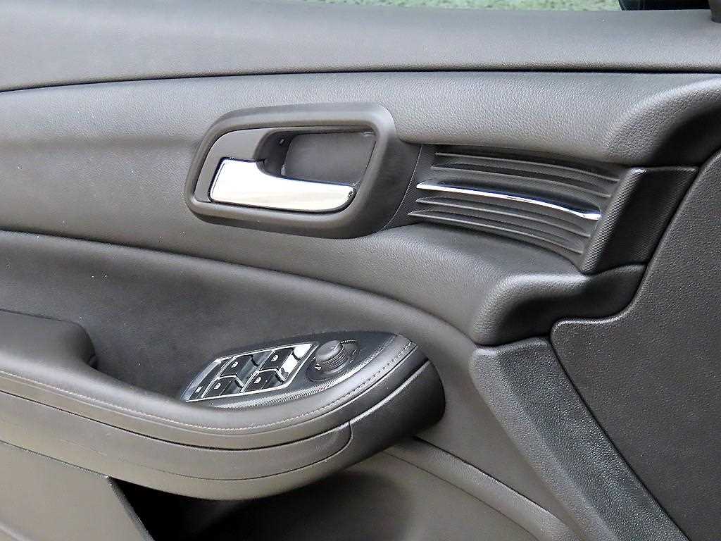 Chevrolet Malibu - Vista 11