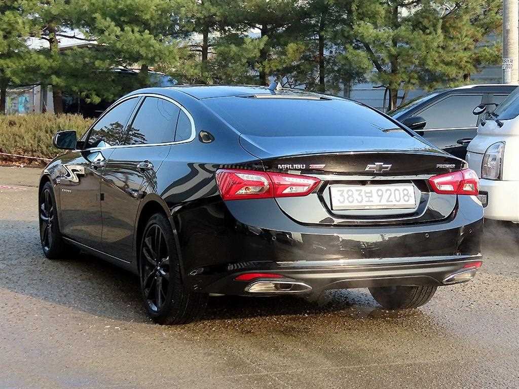 Chevrolet Malibu - Vista 3