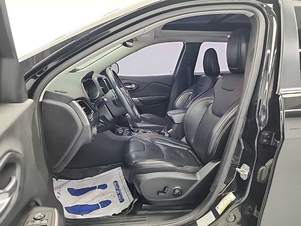 Jeep Cherokee - Vista 11