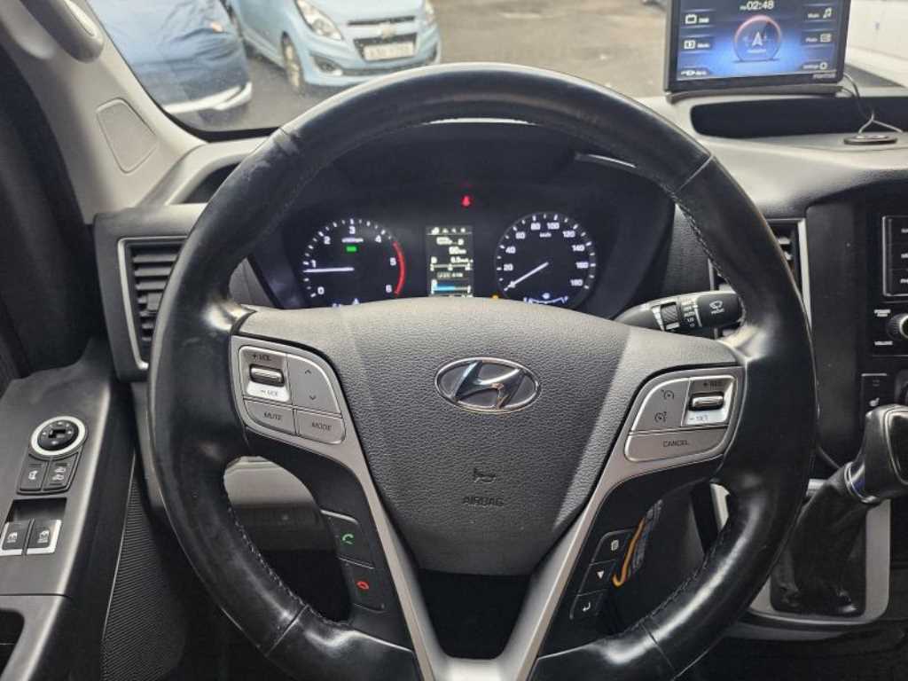 HYUNDAI Solati - Vista 7