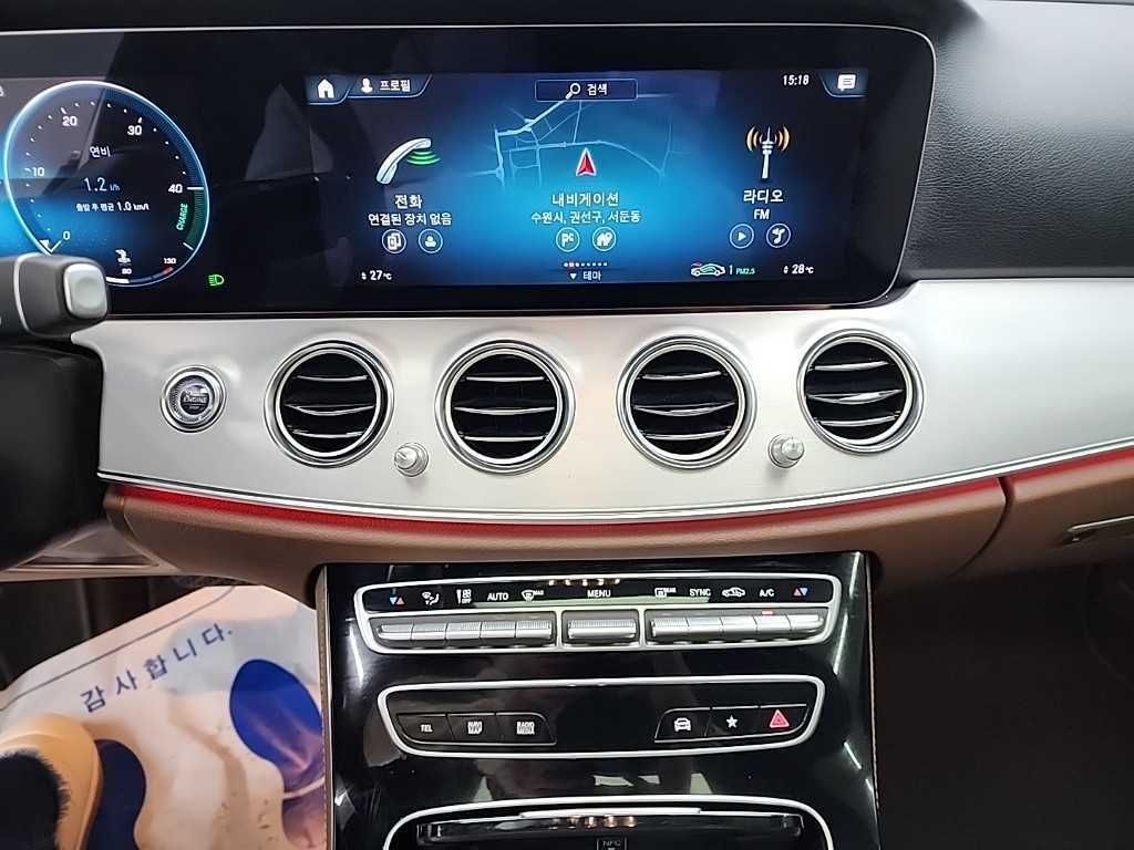 Mercedes Benz E class - Vista 11