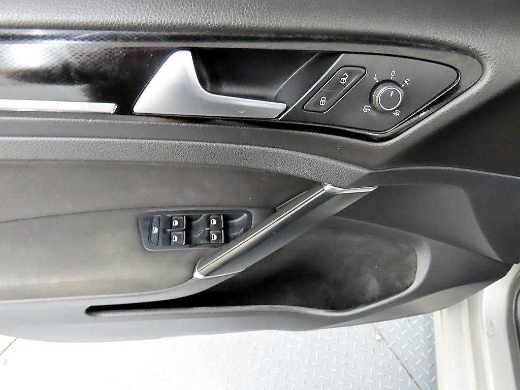 Volkswagen Golf - Vista 11