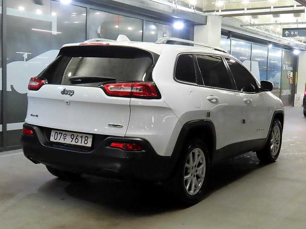 Jeep Cherokee - Vista 4