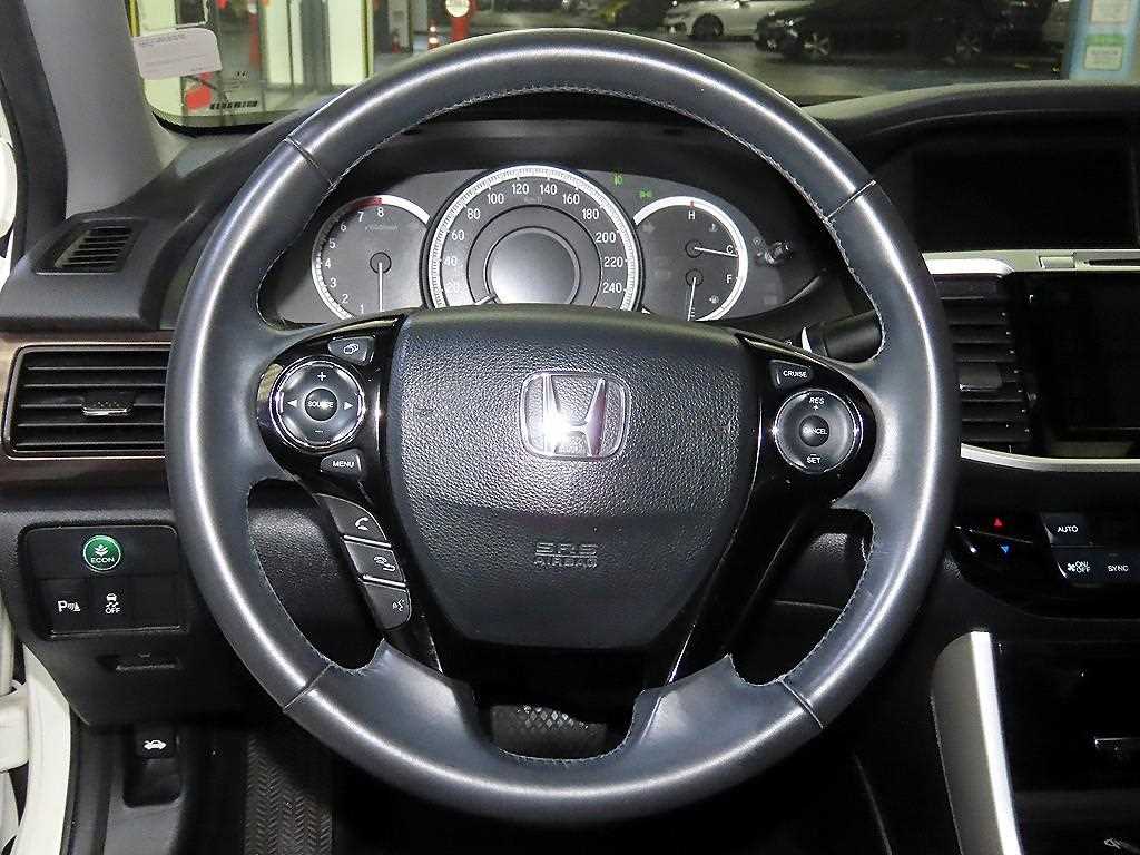 Honda Accord - Vista 8