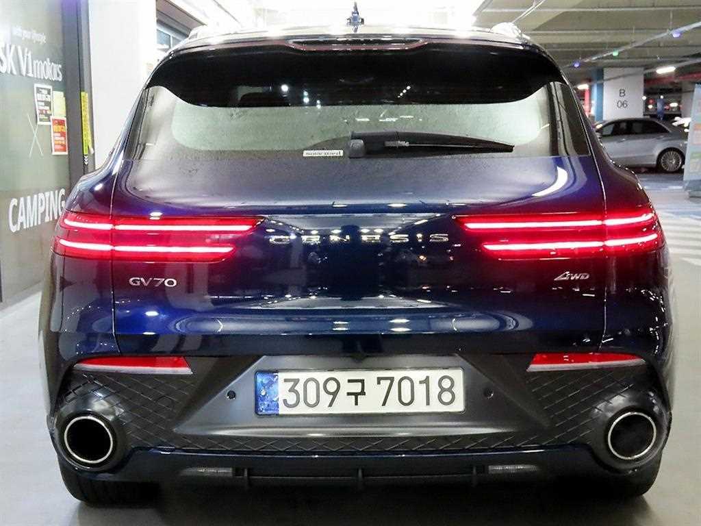 Genesis GV70 - Vista 5