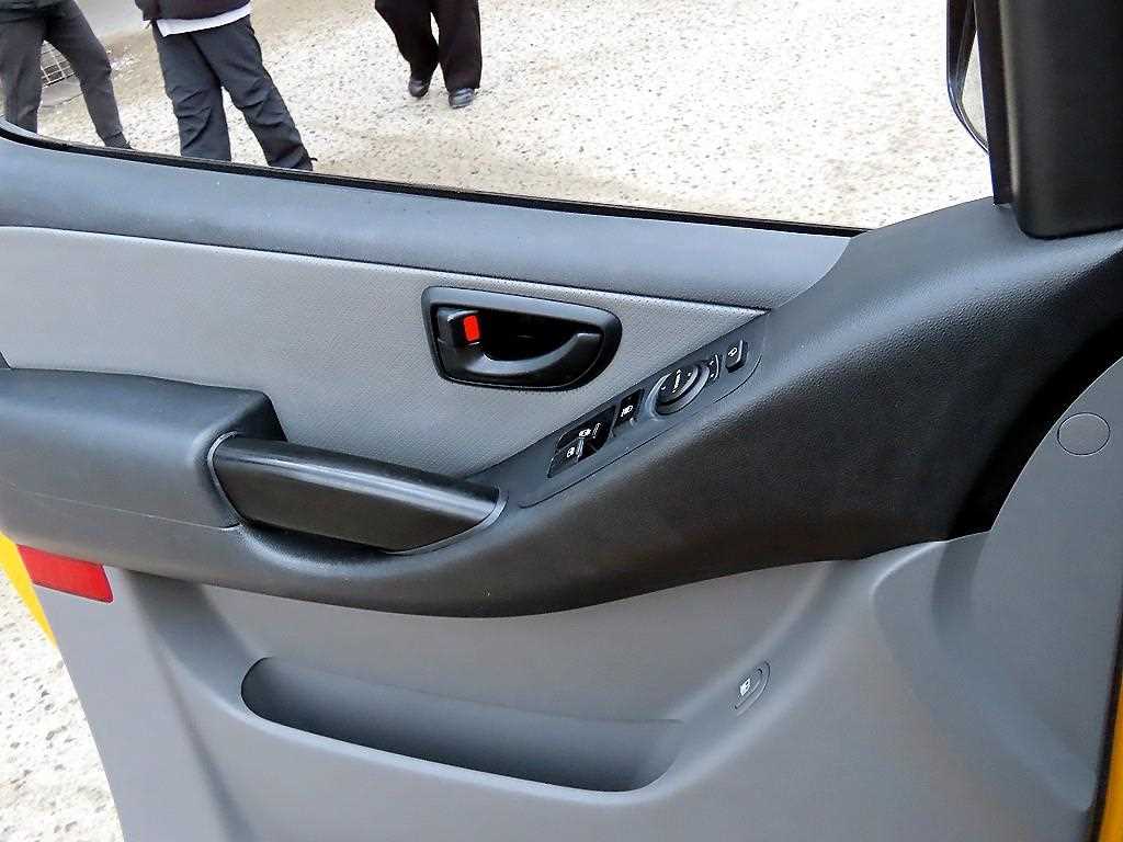 HYUNDAI Starex - Vista 12