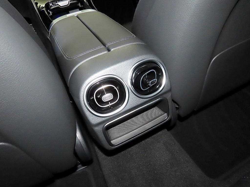 Mercedes Benz C Class 2025 Blanco - Importación desde Corea - HF Imports Iquique - Foto 15