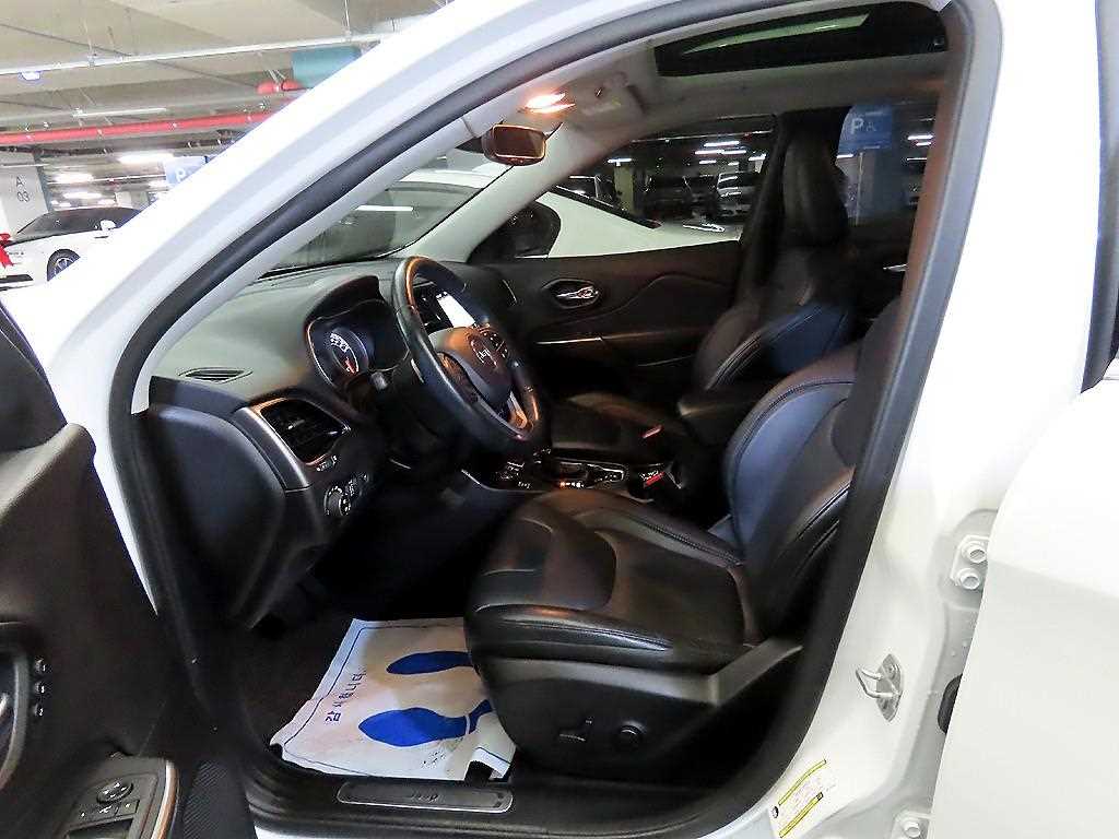 Jeep Cherokee - Vista 6