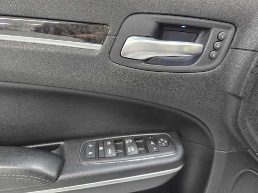 Chrysler 300C - Vista 10