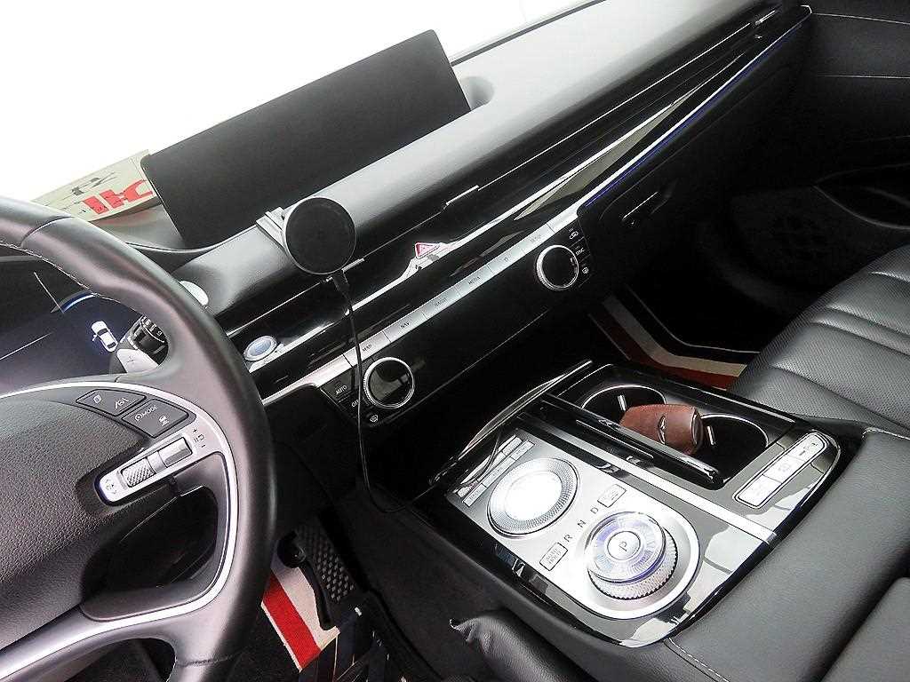 Genesis G80 - Vista 12