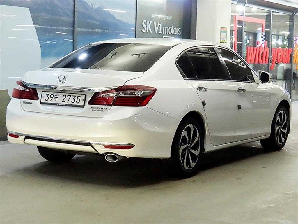Honda Accord - Vista 4