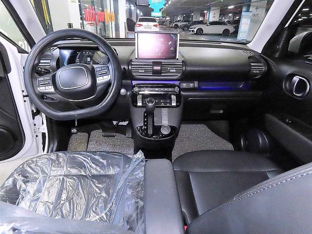 HYUNDAI Casper - Vista 10