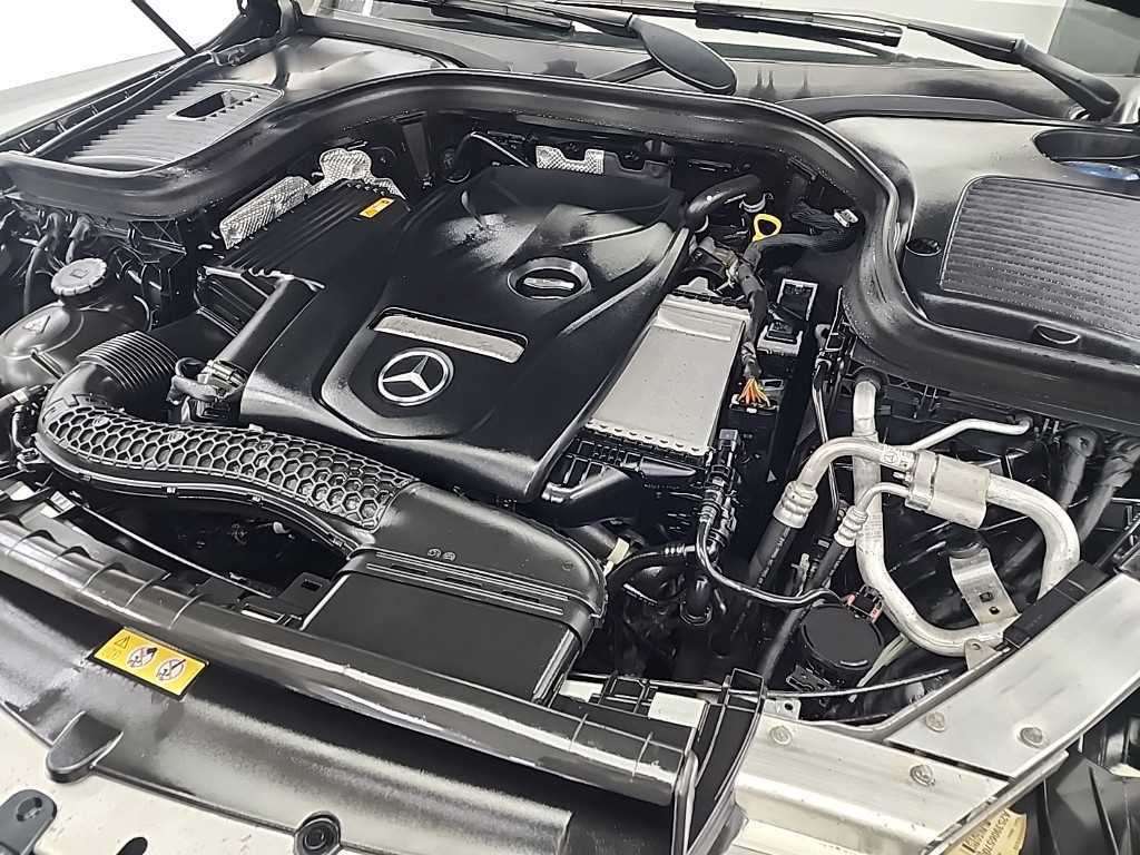 Mercedes Benz GLC Class - Vista 5