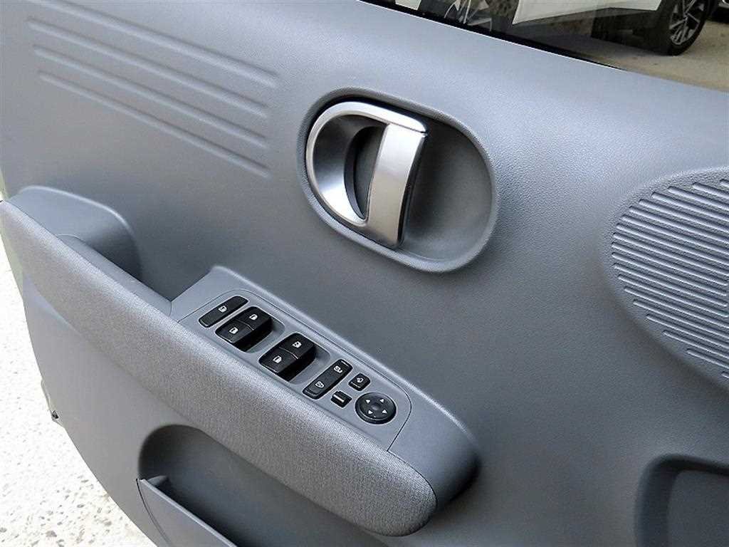 HYUNDAI Casper - Vista 11