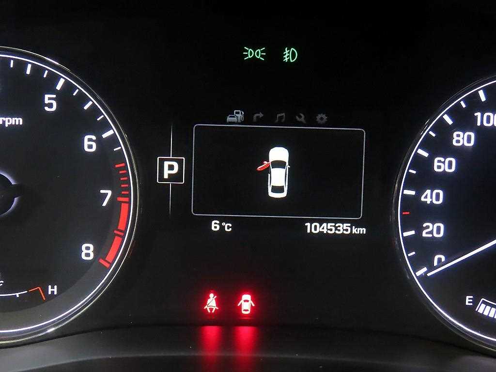 HYUNDAI Genesis - Vista 9