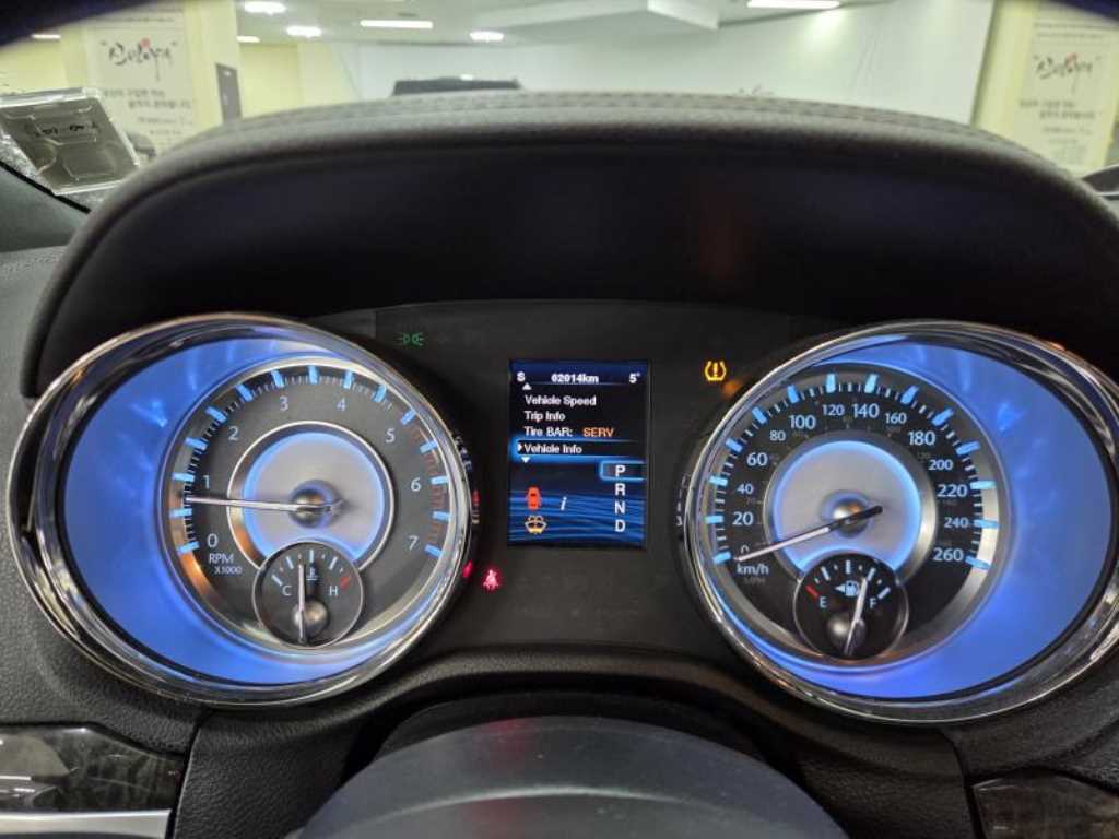 Chrysler 300C - Vista 11