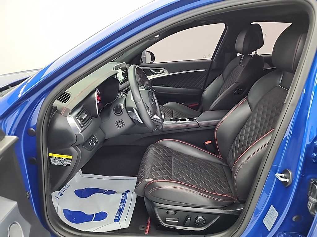 Genesis G70 - Vista 11