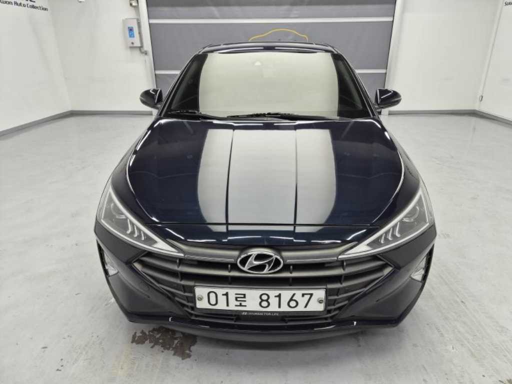 HYUNDAI Avante - Vista 5