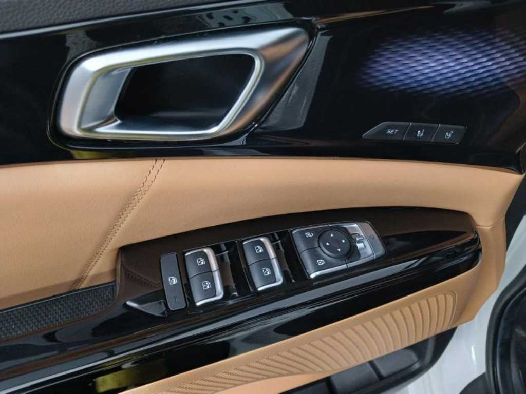 KIA Carnival - Vista 9