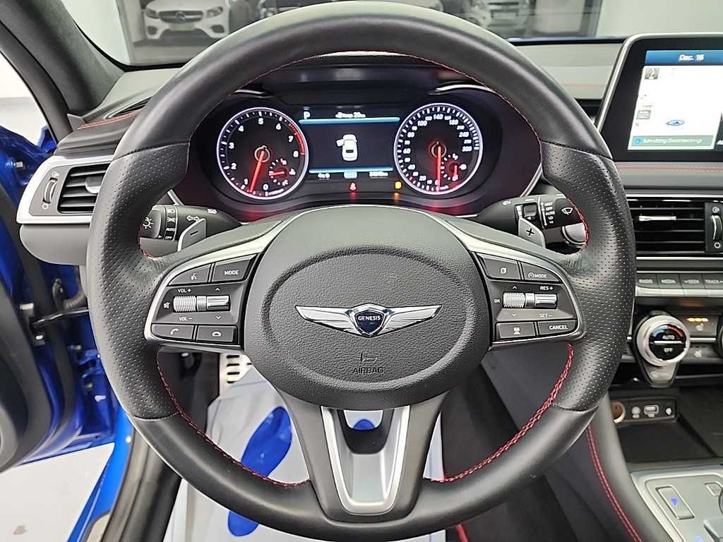 Genesis G70 - Vista 9