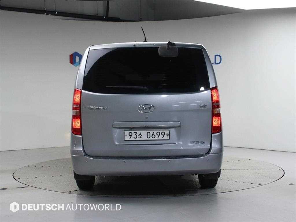 HYUNDAI Starex - Vista 4