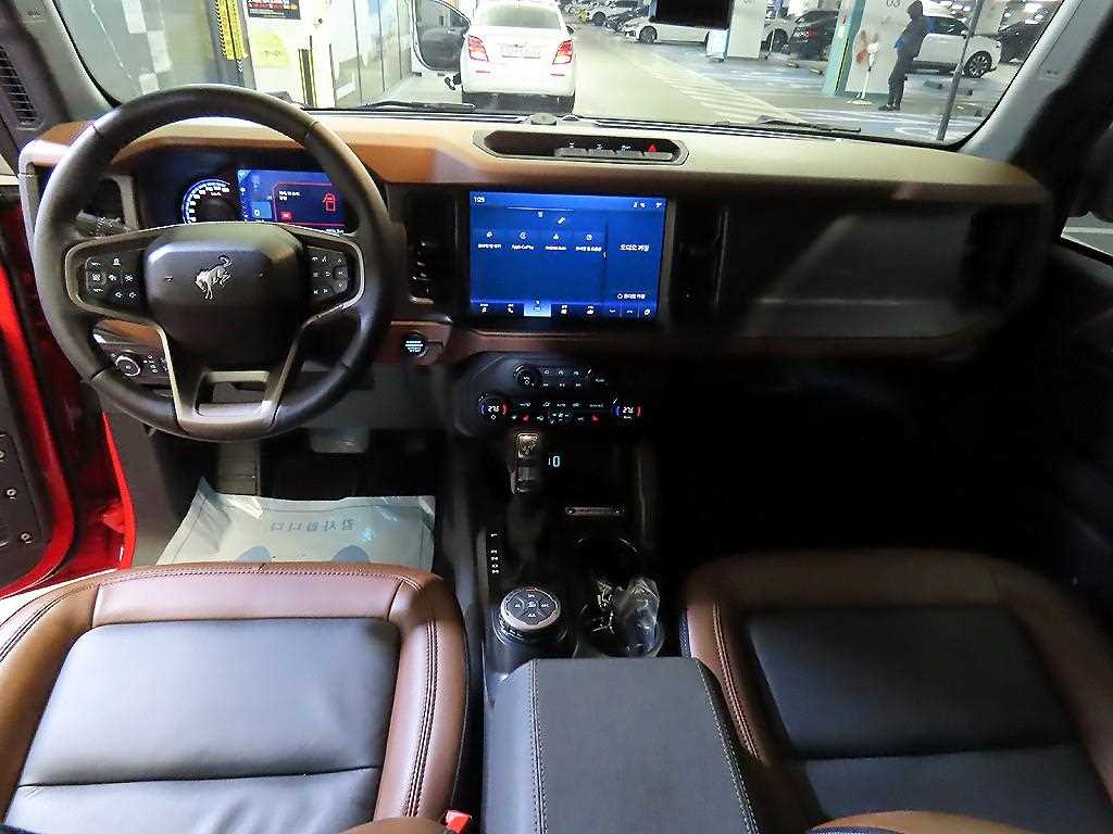 Ford Bronco - Vista 10